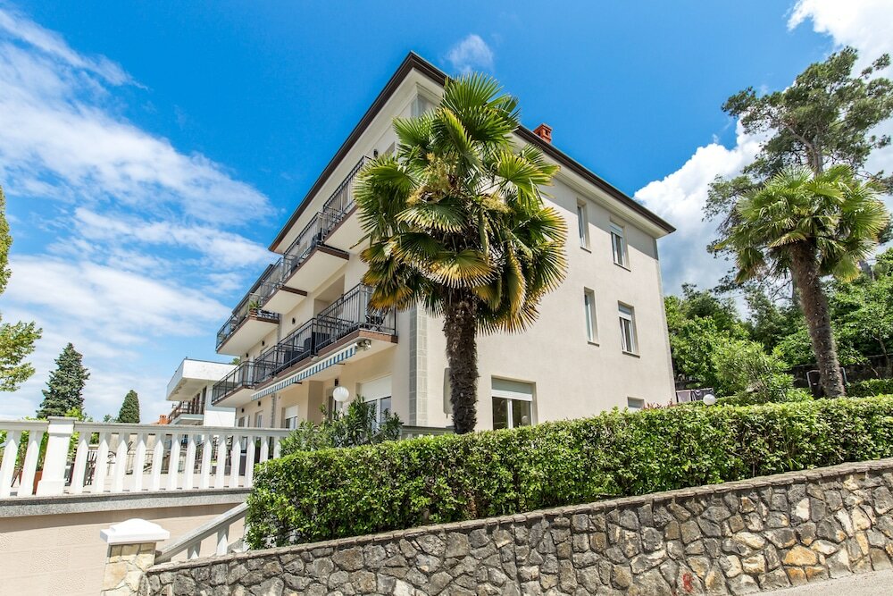 Фото Apartments Bogović