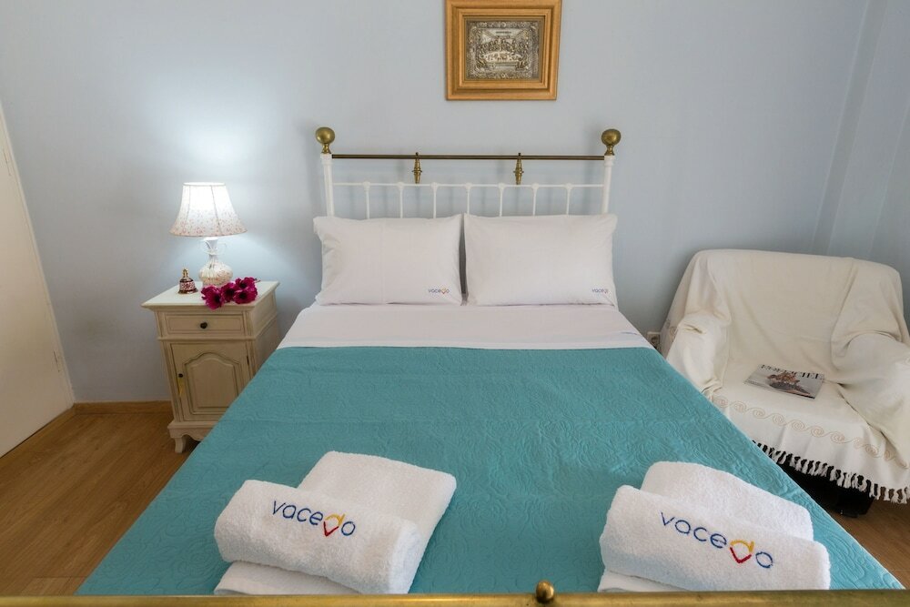 Фото Sidewalk Apartment