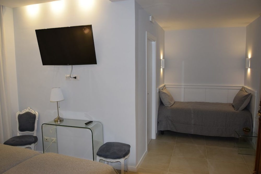 Фото Attico 33 B&b