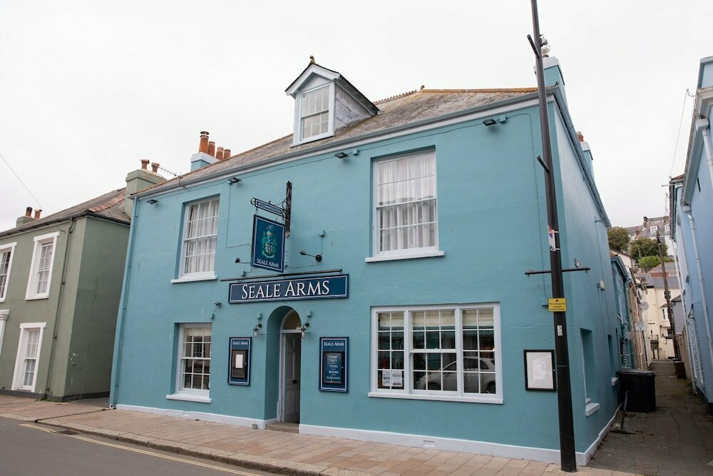 Hotel The Seale Arms, Dartmouth, photo