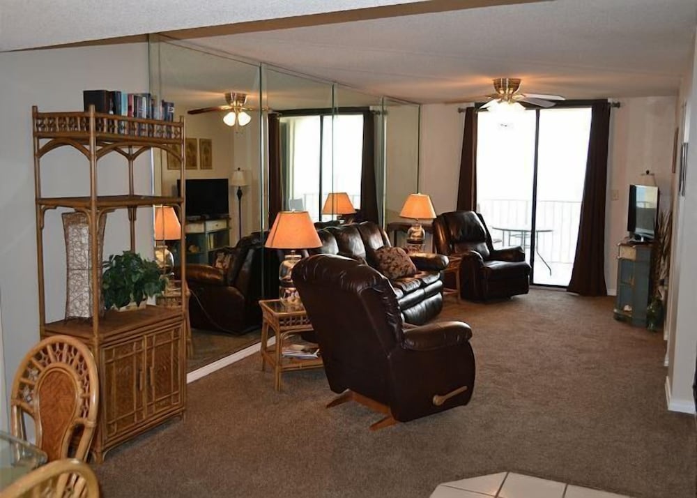 Фото Sunswept Condominiums