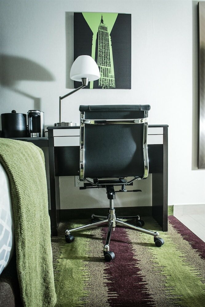 Фото Best Western Premier Herald Square