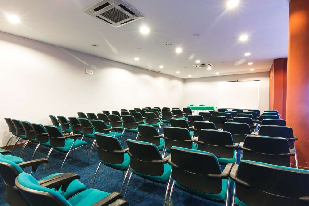 Фото Golden Tulip Braga Hotel