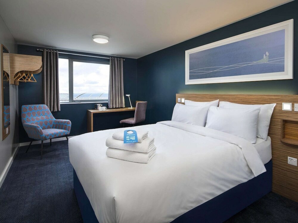 Фото Travelodge London Stratford