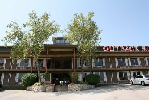 Гостиница Outback Roadhouse Motel & Suites