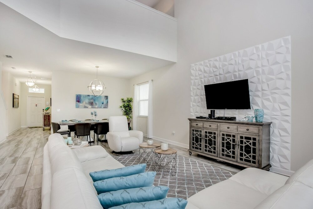 Фото 5 Bed 4 Ba Villa with Game Room, Pool & SPA