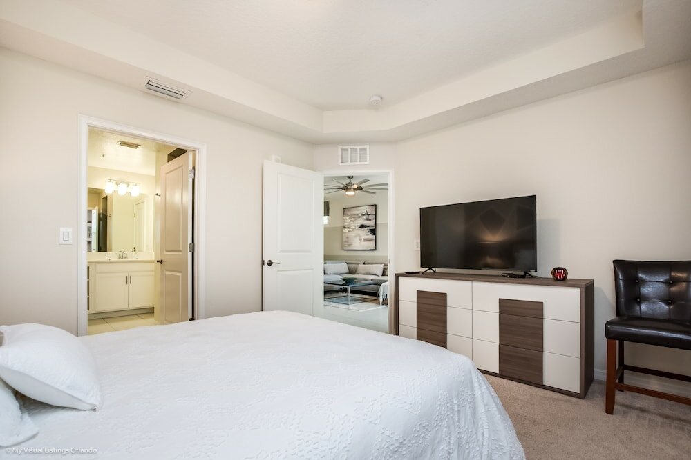 Фото Beautiful 3 Bdrm 2 Bath Condo