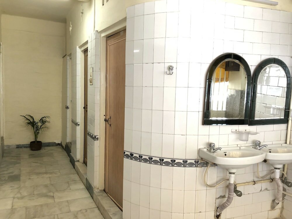 Фото Hotel Saluja