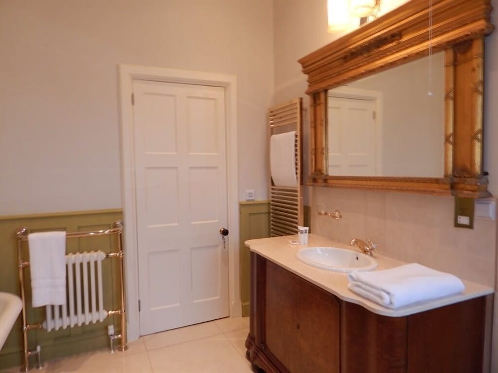 Фото Westgate Manor