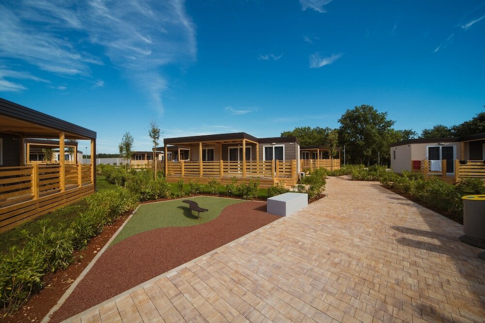 Фото Mediteran Mobile Homes Camping Park Umag