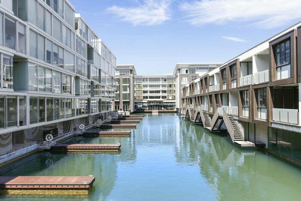 Hotel Luxury Living on Waterfront with large sunny deck by Urban Butler, Auckland, photo
