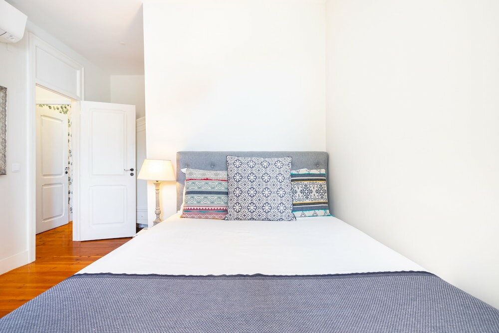 Фото Luxurious Art Deco 3 Br