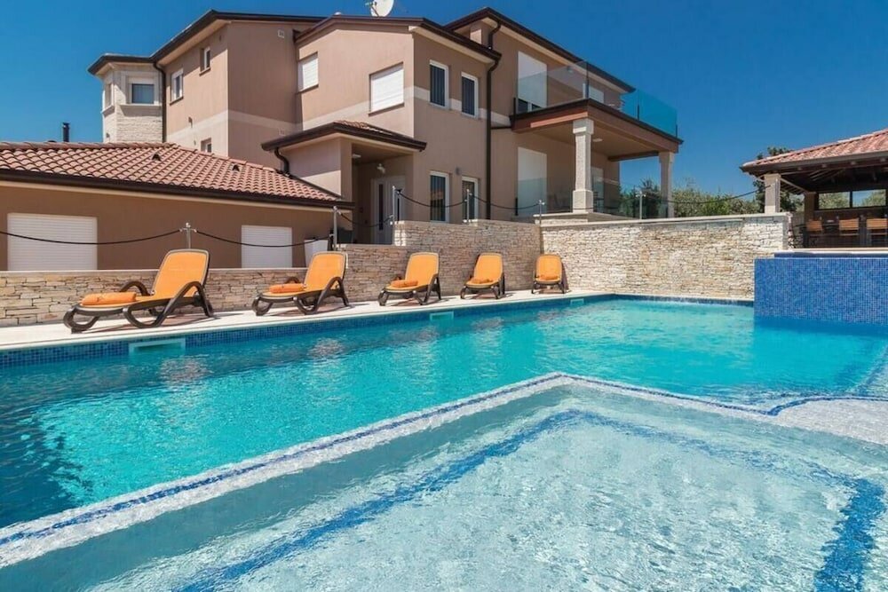 Фото Luxury Villa Maxima