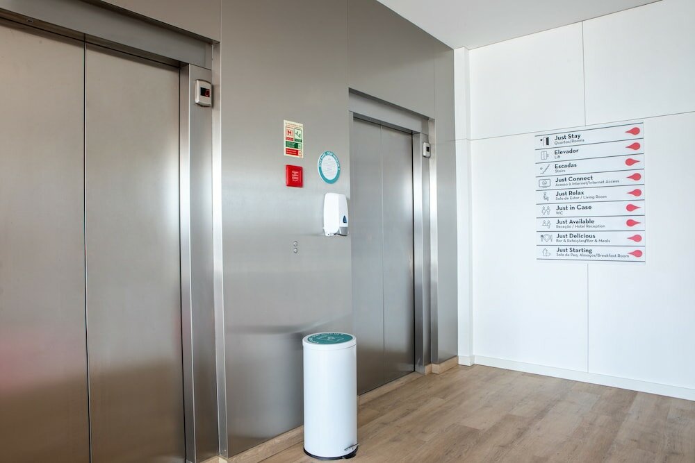 Фото Stay Hotel Porto Aeroporto