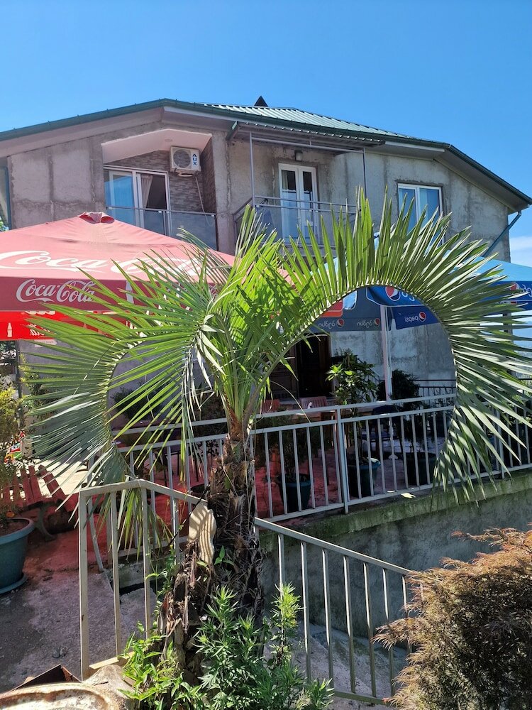 Фото Гостевой дом Holiday House Green Cape Batumi