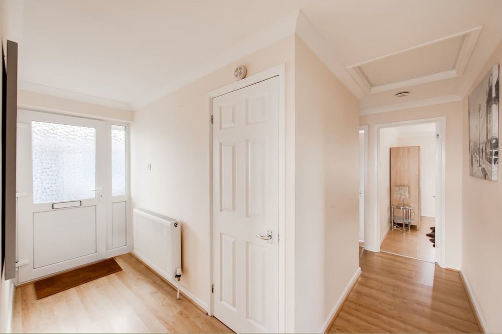 Фото Bungalow 2 min Walk to Beach and sea Sleeps 6