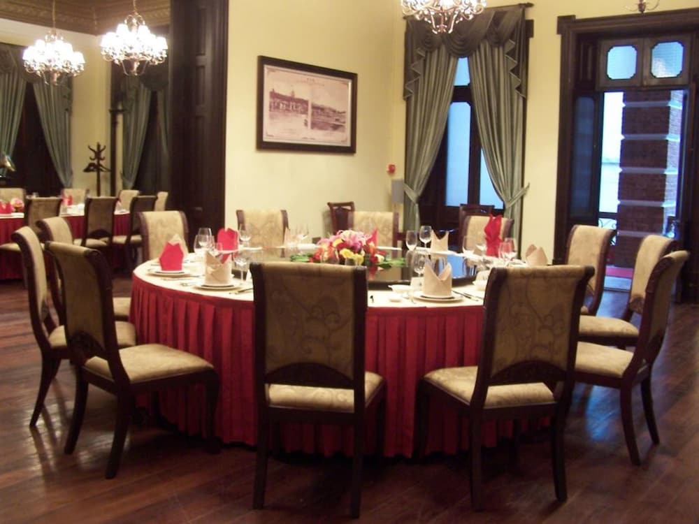 Фото Guangzhou Yuehai Hotel