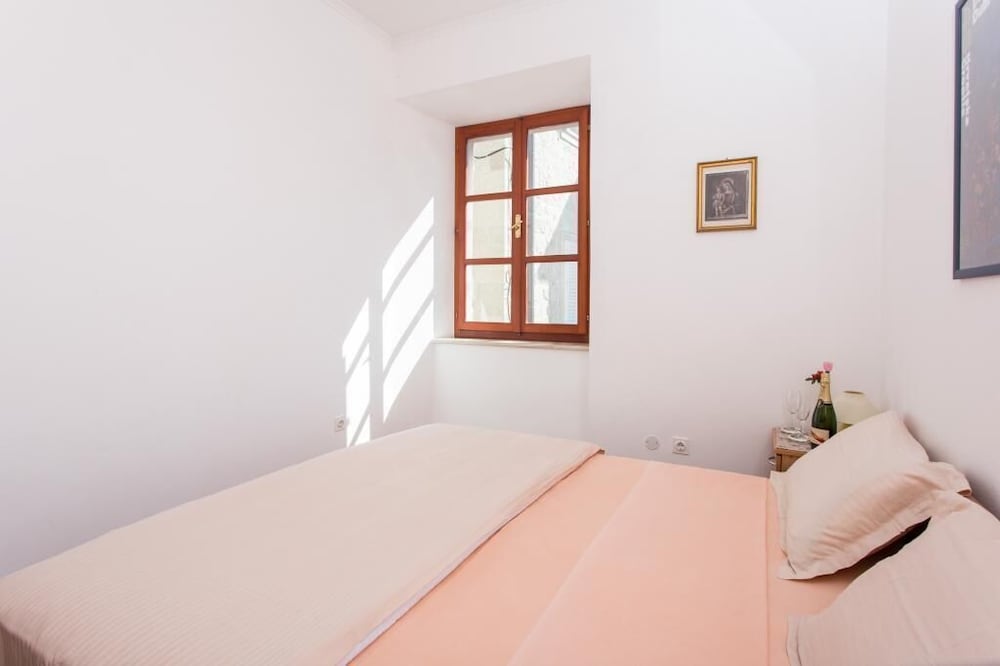 Фото Rooms Lovrijenac