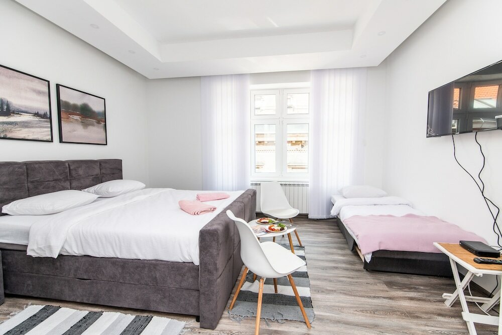 Фото Modern Studio for 3 People in the Heart of the City Center