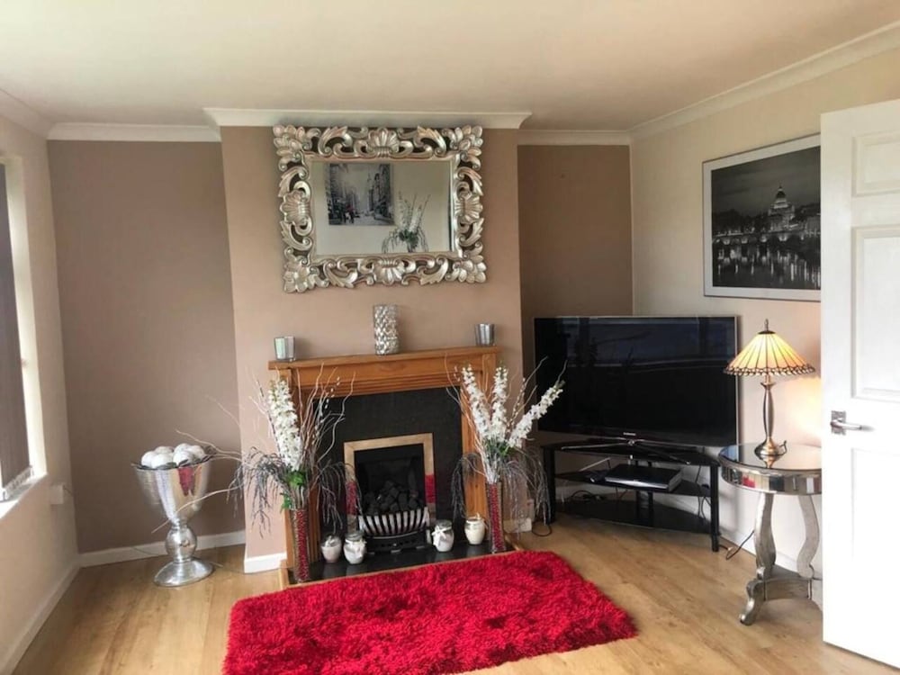 Фото Bungalow 2 min Walk to Beach and sea Sleeps 6