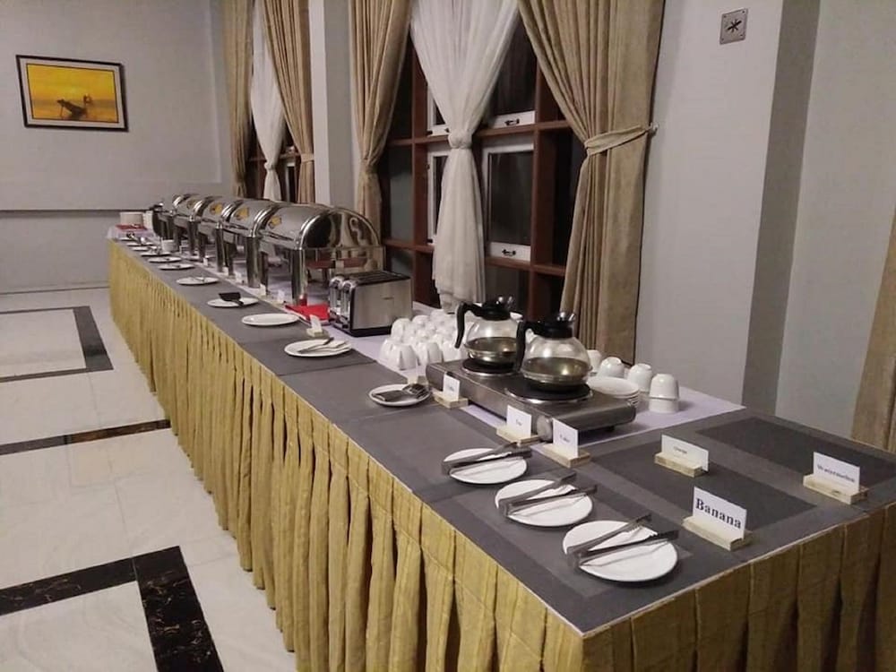 Фото Hotel Mya Yar Pin