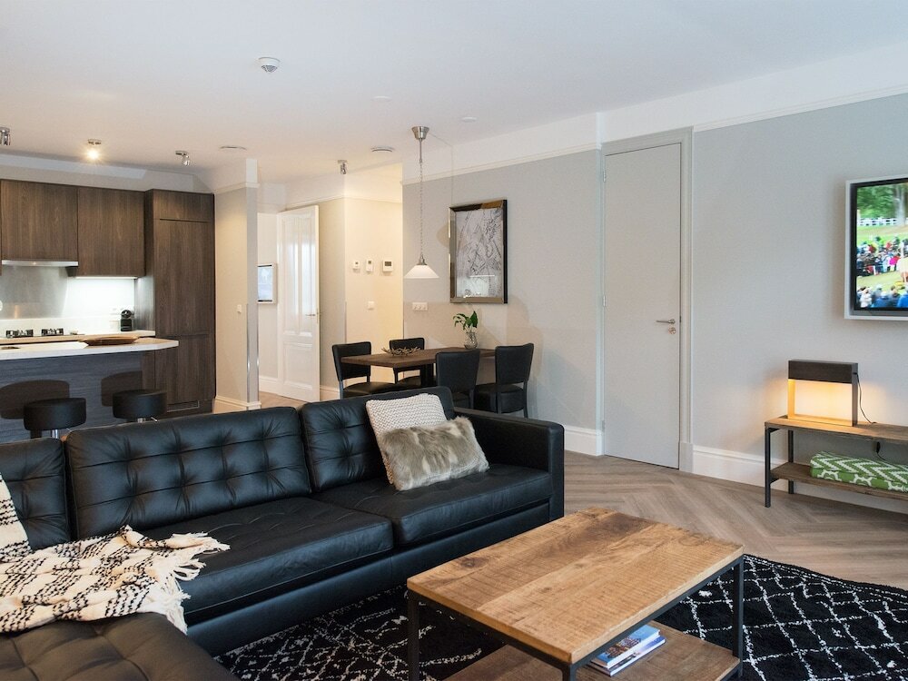 Фото BizStay Park Central Executive