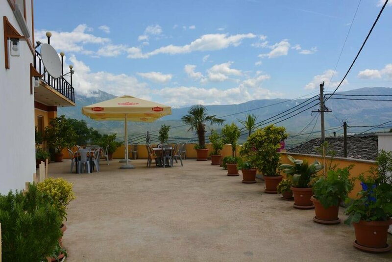 Гостиница Hotel Bebej Tradicional в Гирокастре