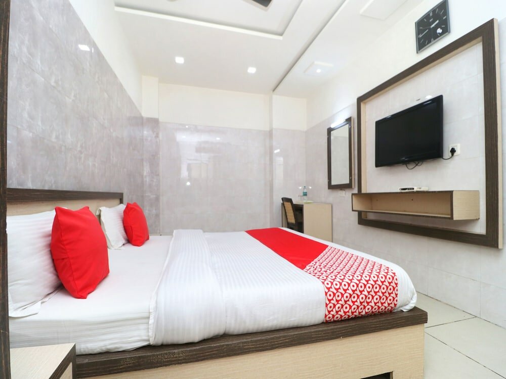 Фото Oyo 23357 Raj Tirath Niwas