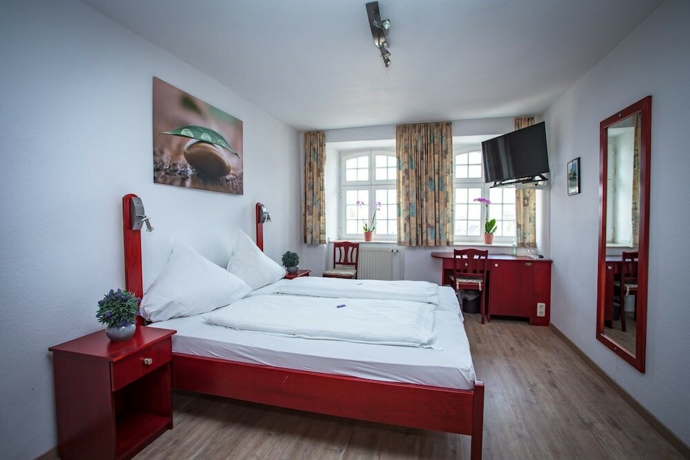 Фото Hotel & Restaurant Ratskeller Nideggen