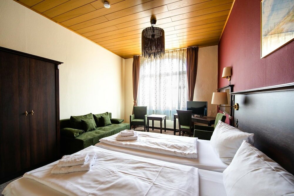 Фото Hotel Fränkischer Hof