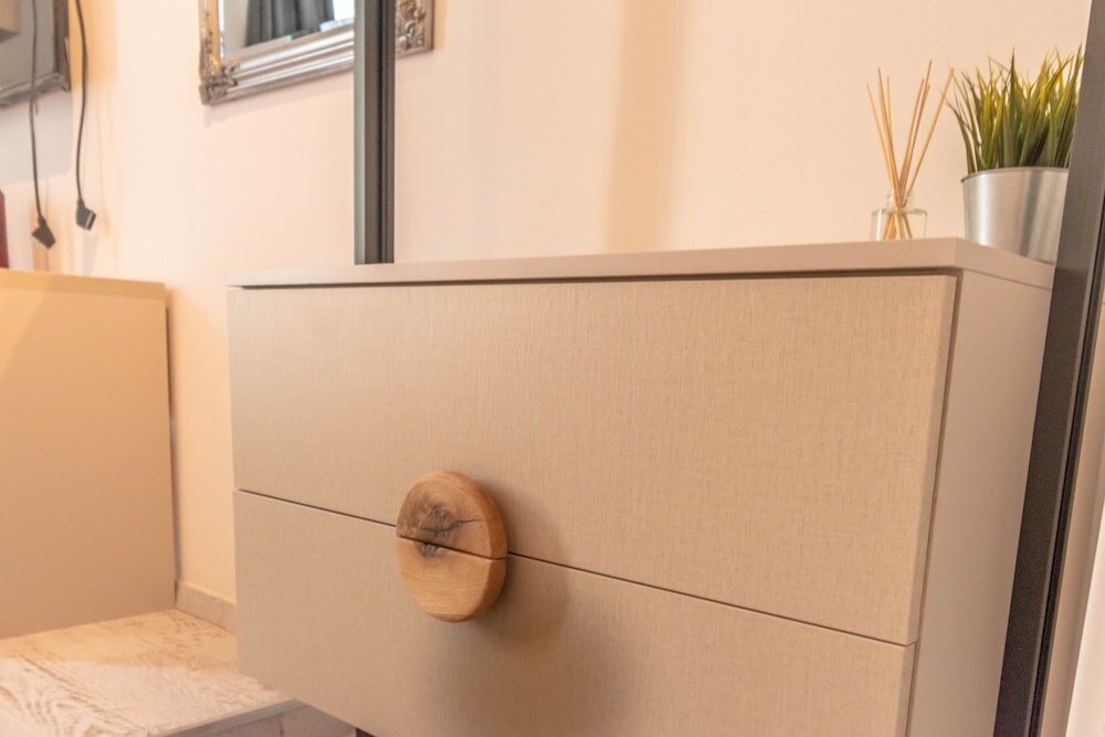 Фото City Center Studio Apartments L&b