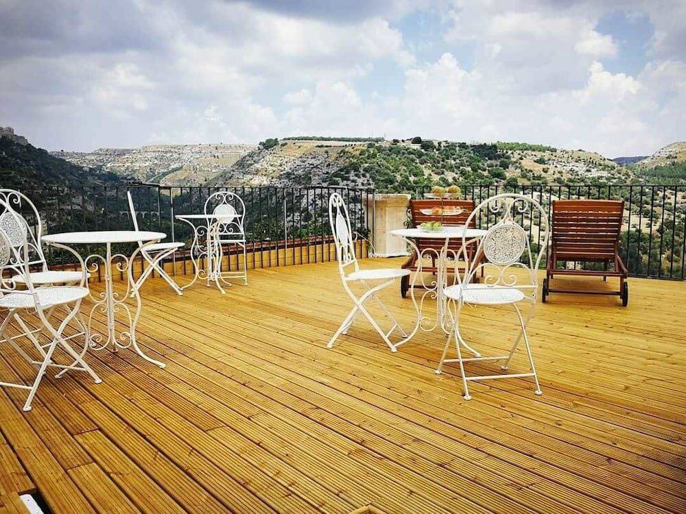 Фото Reusuite Authentic Sicilian Hospitality