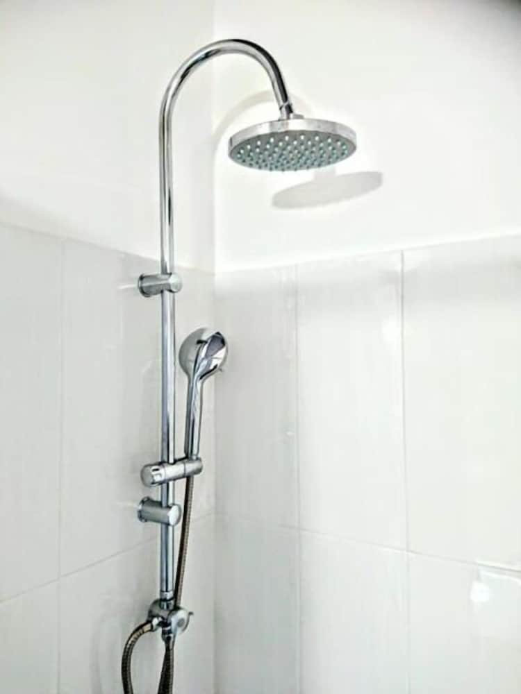 Фото Dimora Mastcarrir - Moderne camere in centro