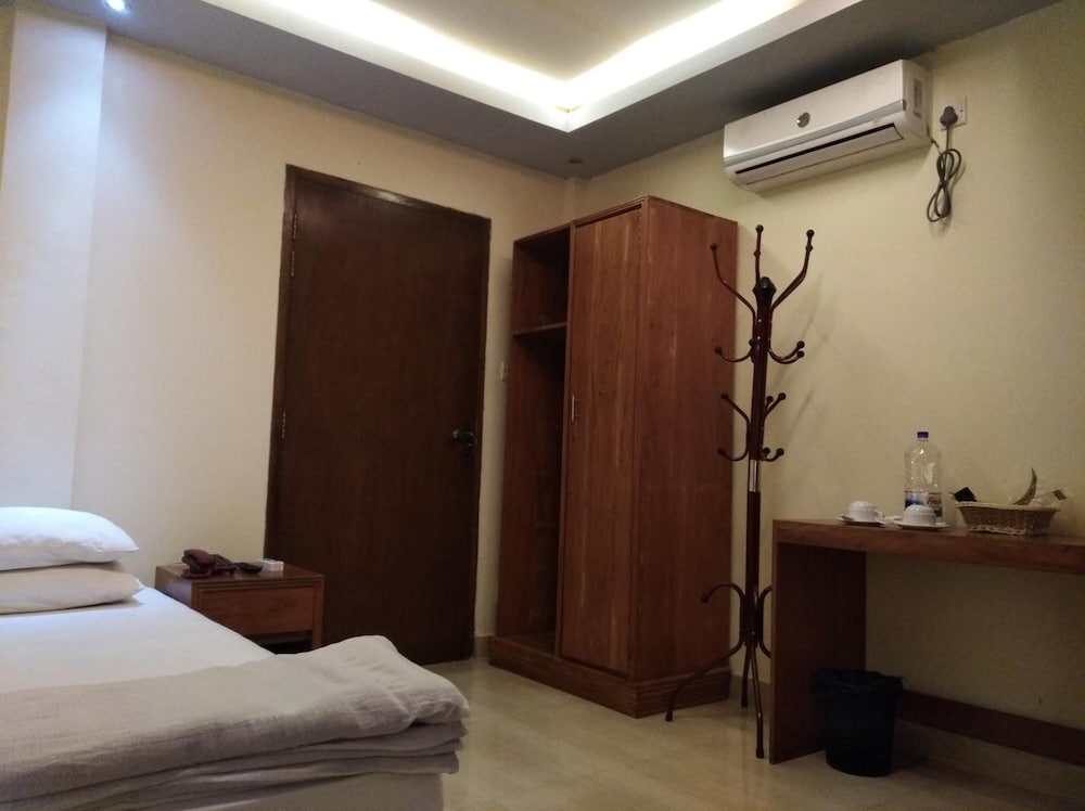 Фото Bottomhill Palace Hotel