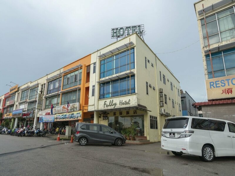 Гостиница Fully Hotel Desa Tebrau