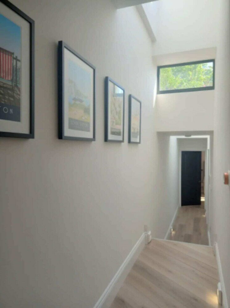 Фото Modern 3 Bedroom House With Stunning Views