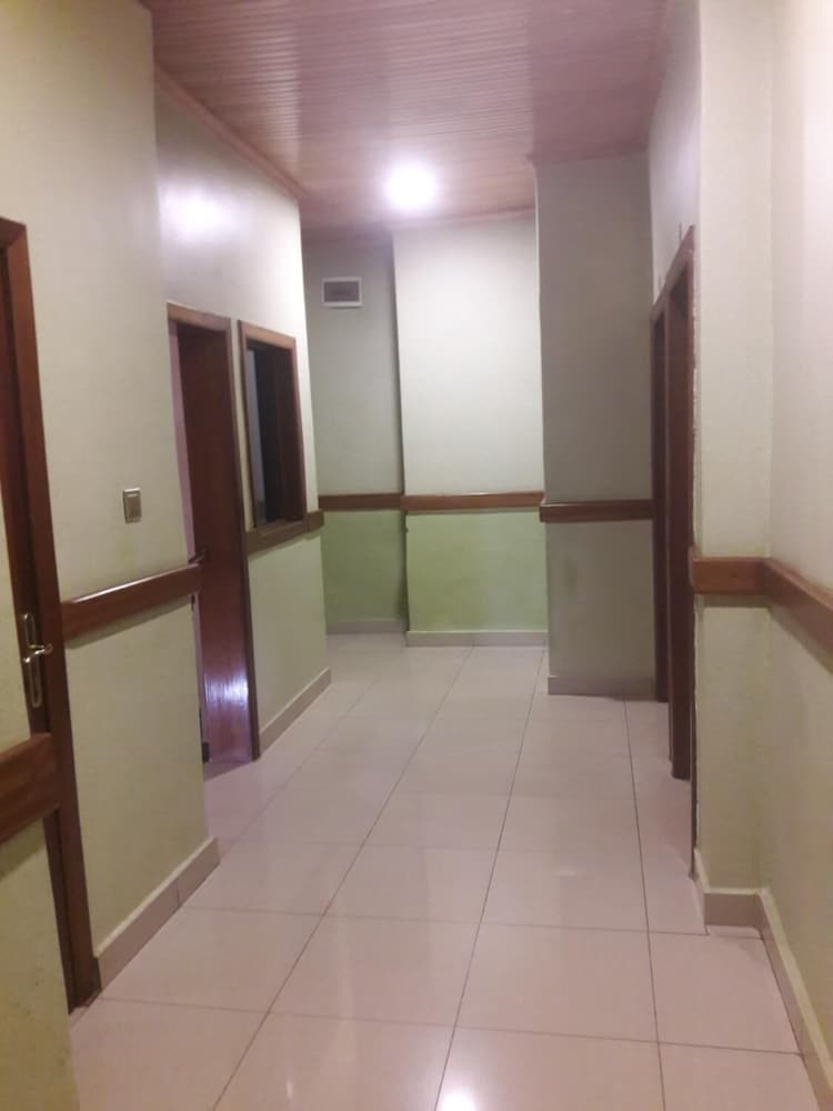 Фото Modern Villa Hotel