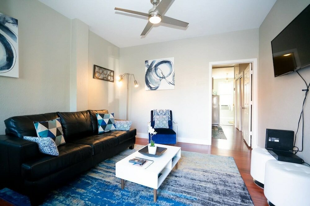 Фото The Traveler's Corner Located on Larimer Street