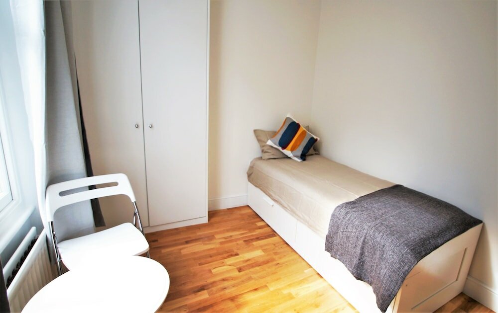 Фото Ifield Road