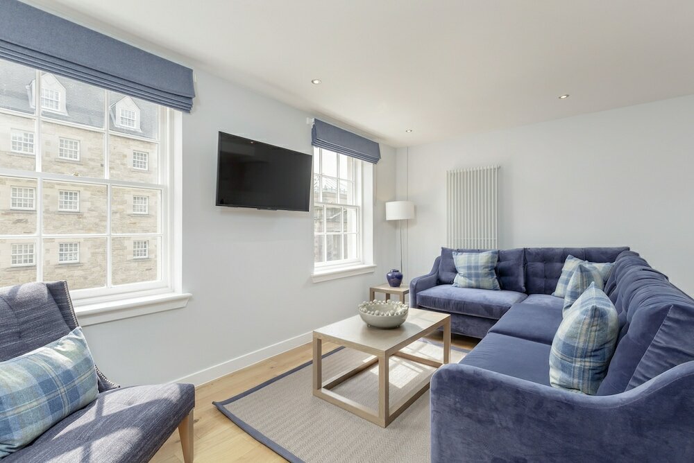 Фото Destiny Scotland Royal Mile Residence