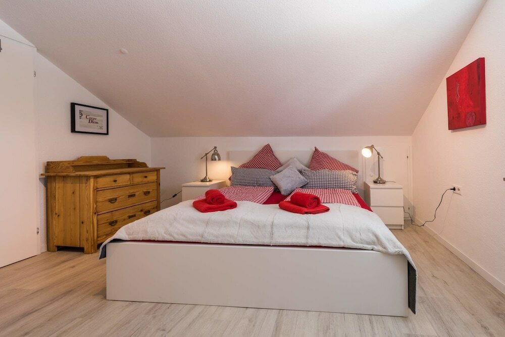 Фото Traum-Ferienhaus auf der Burghalde