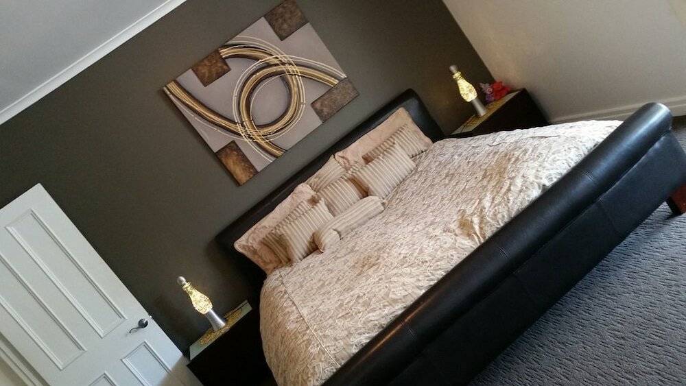 Фото Hollywood Tree House