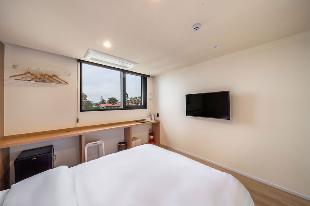 Фото Aroomi Hotel