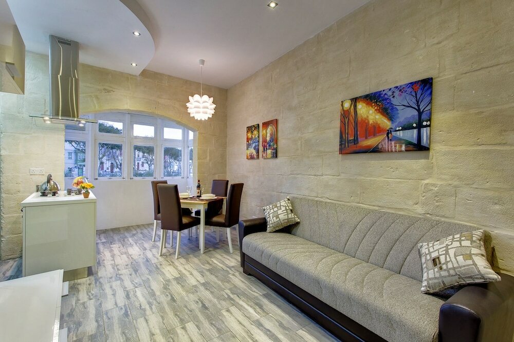 Фото Charming Seafront House In Kalkara