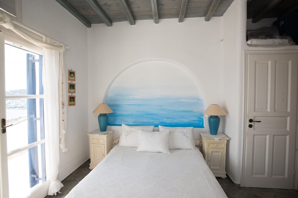 Фото Anemoessa House