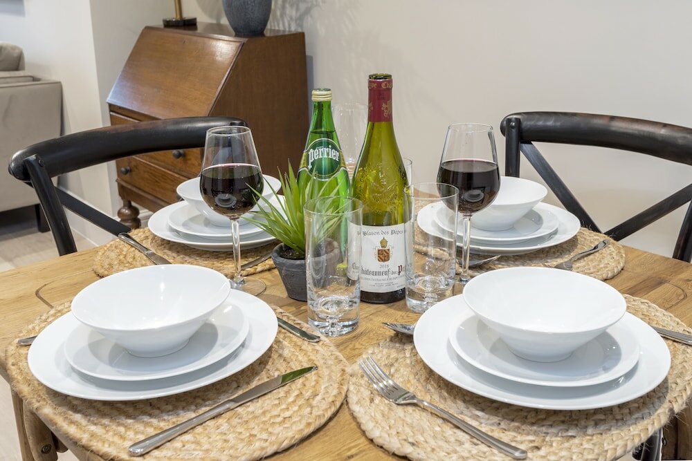 Фото Superior Stays Luxury Apartments - Bath City Centre