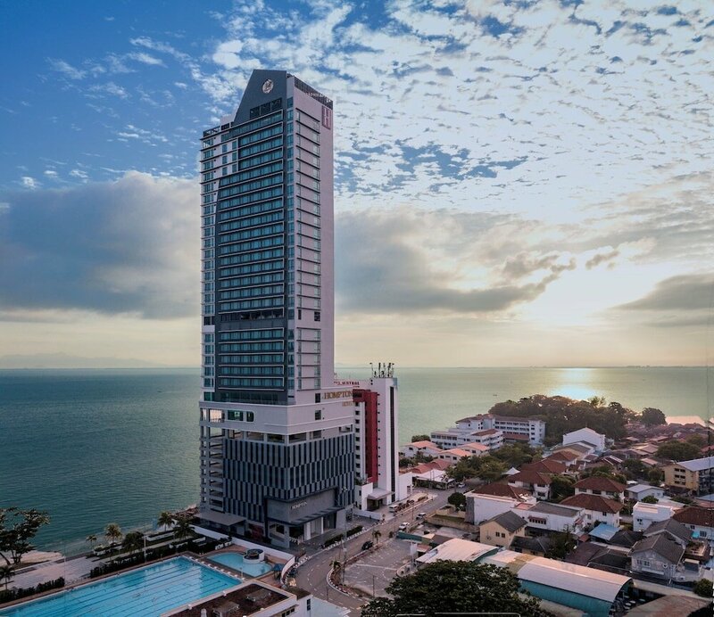 Гостиница Hompton by the Beach Penang