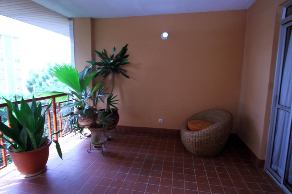 Фото La Cour Hotel Apartments