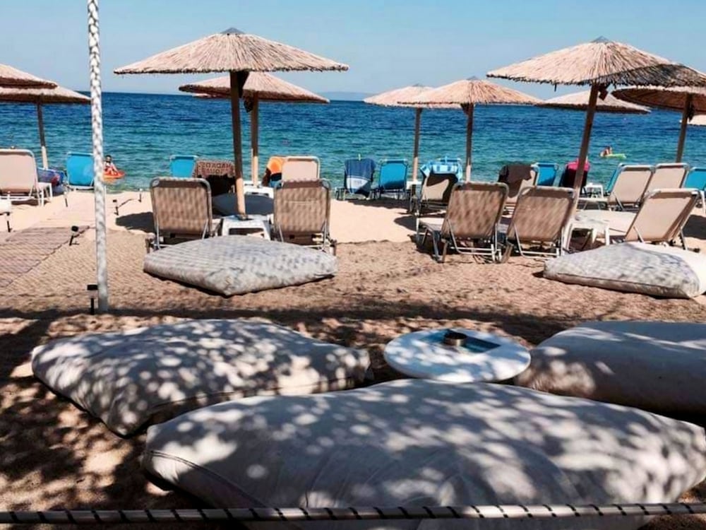 Фото Chrissi Ammoudia