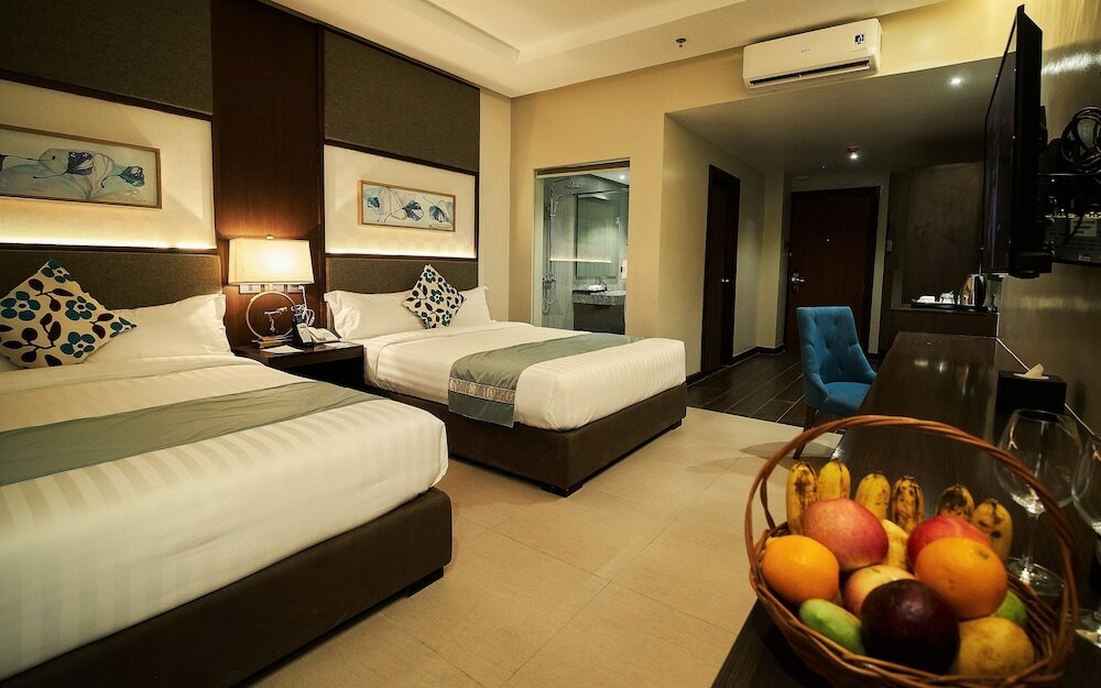 Фото J7 Plaza Hotel